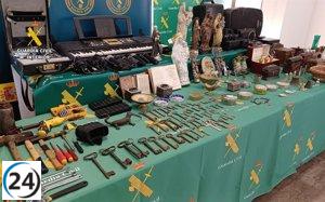 Dos detenidos por saquear 93 iglesias de Cantabria, Asturias y Palencia.