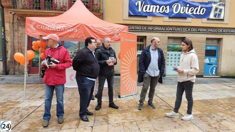Pacho (Cs) reprocha al alcalde de Oviedo su preocupación tardía por los distritos.