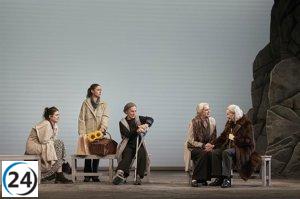 Nuria Espert llena el Teatro Palacio Valdés con 'La isla del aire'.