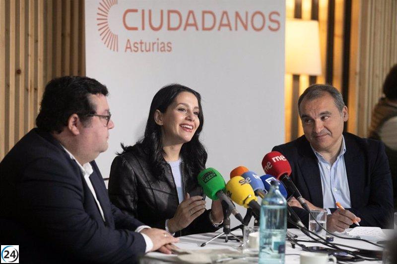 Arrimadas (Cs) advierte a los asturianos sobre los engaños del PSOE y PP.