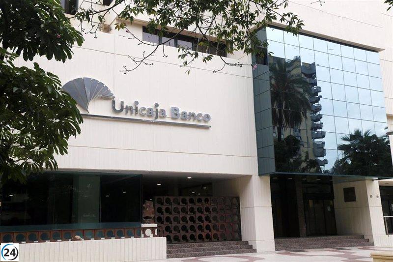 Sindicatos demandan la salida del CEO de Unicaja Banco en reunión de Fundación Unicaja.