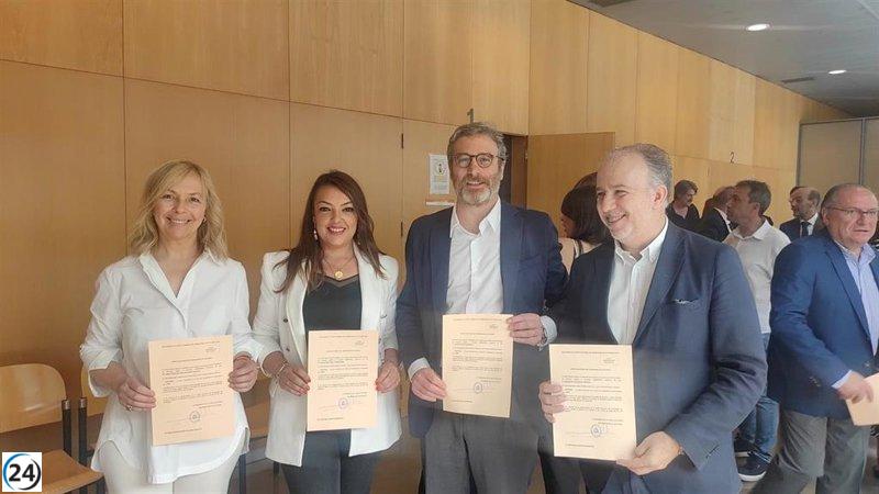 López de Vox insiste en que son la única oposición a la izquierda.