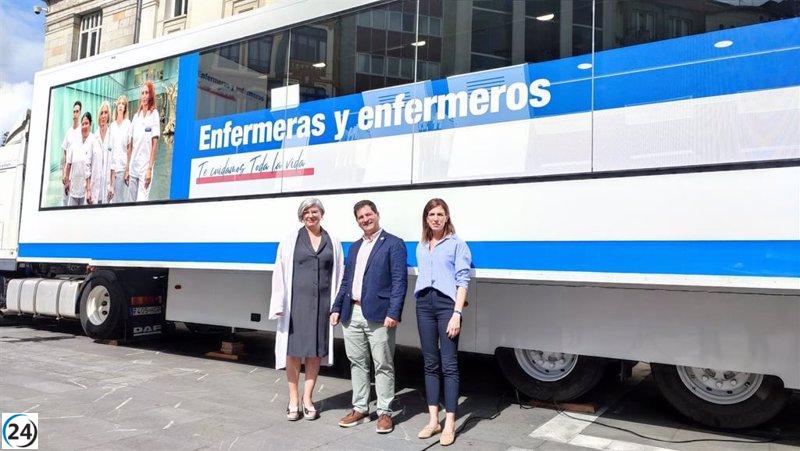 En Oviedo, la 'Ruta enfermera' busca concienciar sobre la labor de enfermeras y promover la salud.