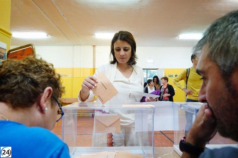 Adriana Lastra insta a los asturianos a votar con esperanza y considerando las elevadas apuestas del día de hoy.