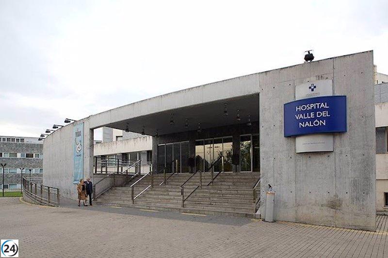 Salud justifica inversión de 620.000 euros para asegurar fachadas del Hospital Valle del Nalón.
