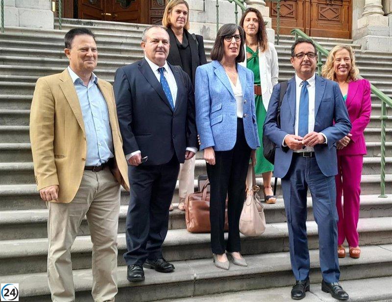 Roqueñí enfatiza la adaptación ecológica de la industria como la principal tarea de su mandato en la Consejería esta legislatura.