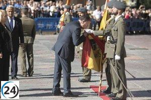 Emotivo acto en la plaza de la Catedral donde más de 800 civiles renuevan su compromiso patriótico