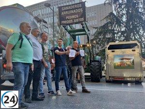 Ganaderos disgustados con la mala gestión de la Consejería de Medio Rural la culpan de la crisis en el sector