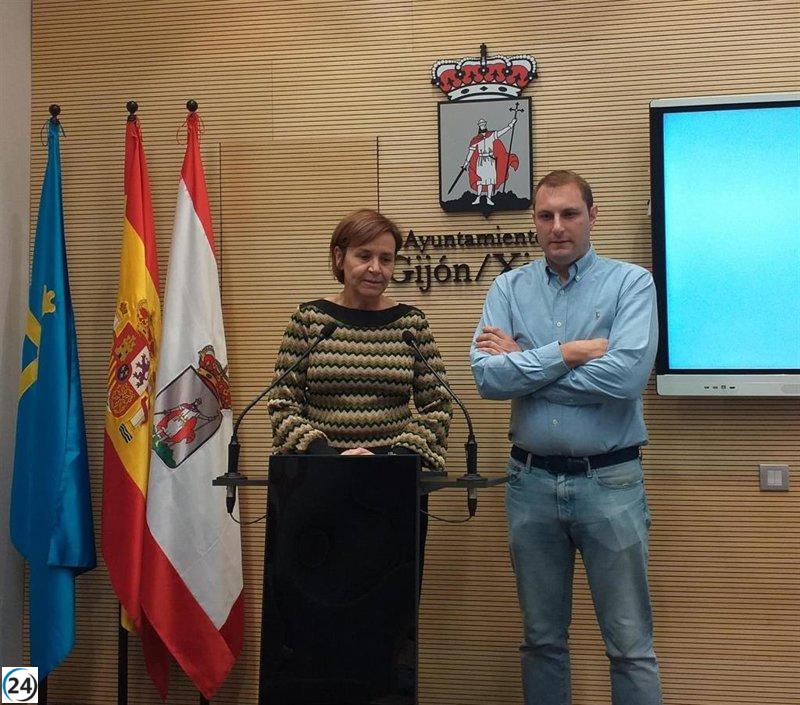 Gijón.- Moriyón (Foro) sostiene a Oliver Suárez en Divertia luego de su salida de Vox