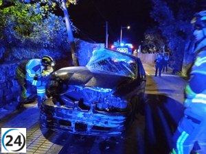 Accidente en Gijón tras pérdida de control de un vehículo - una persona resulta herida al chocar contra un muro y una farola.