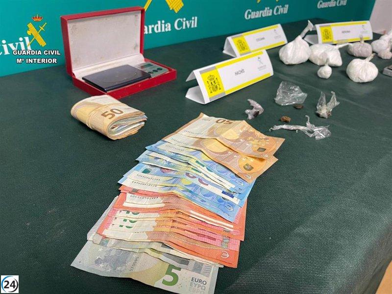 Tres arrestos en Berrón por implicación en tráfico de drogas