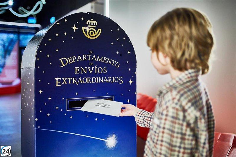 Correos coloca 12 buzones en Asturias para que los niños envíen sus cartas a Papá Noel y los Reyes Magos
