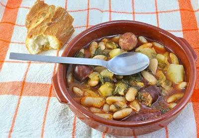 El pote asturiano: un plato lleno de tradición y sabor