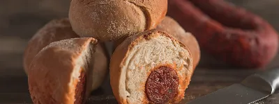 El bollu preñao: una comida completa en un solo bocado