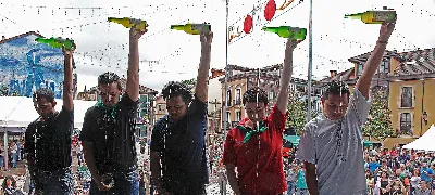 Rejoice en el Festival de la sidra en Nava