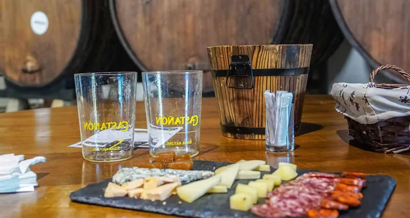 Sidra asturiana: la bebida tradicional que no puede faltar en tu mesa